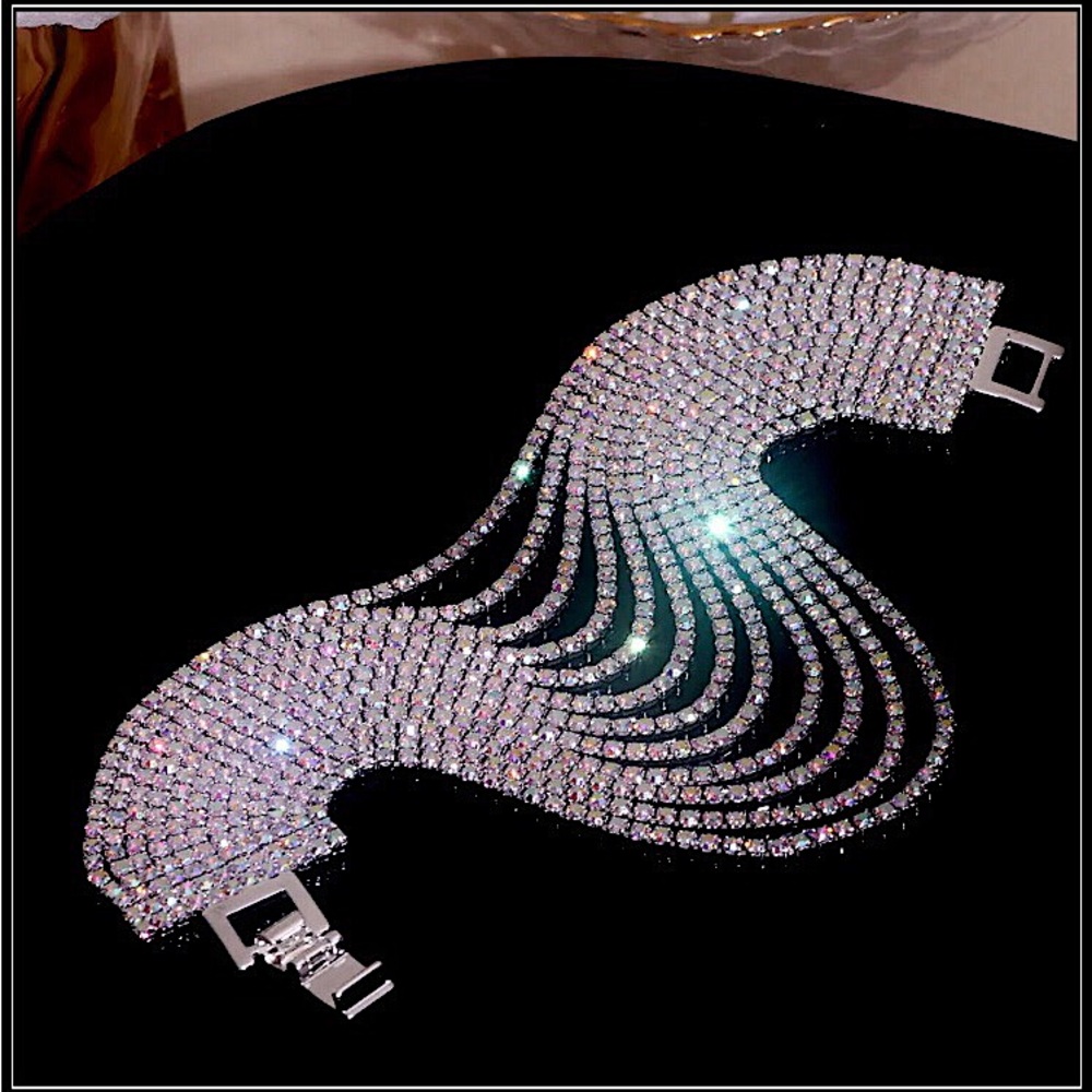 NEW 12 STRAND AURORA BOREALIS CRYSTAL LIQUID SILVER CLASP BRACELET